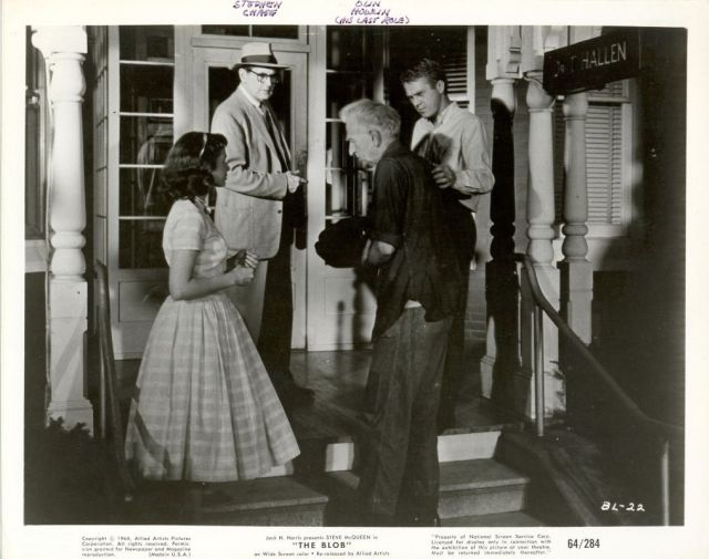 Aneta Corseaut, Alden Chase (as the doctor), 
Olin Howland (as the old man) and Steve McQueen.